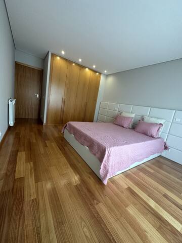 Luxury Modern Triplex Apartment gallery image 2