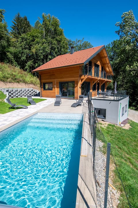 Beautiful chalet, outdoor pool: Le Bretzel
