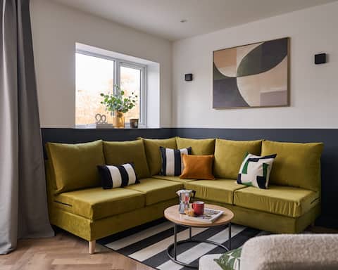 Successful Airbnb property: Beautiful 4 Bedroom - Close to QE Hospital & Uni in Selly Oak