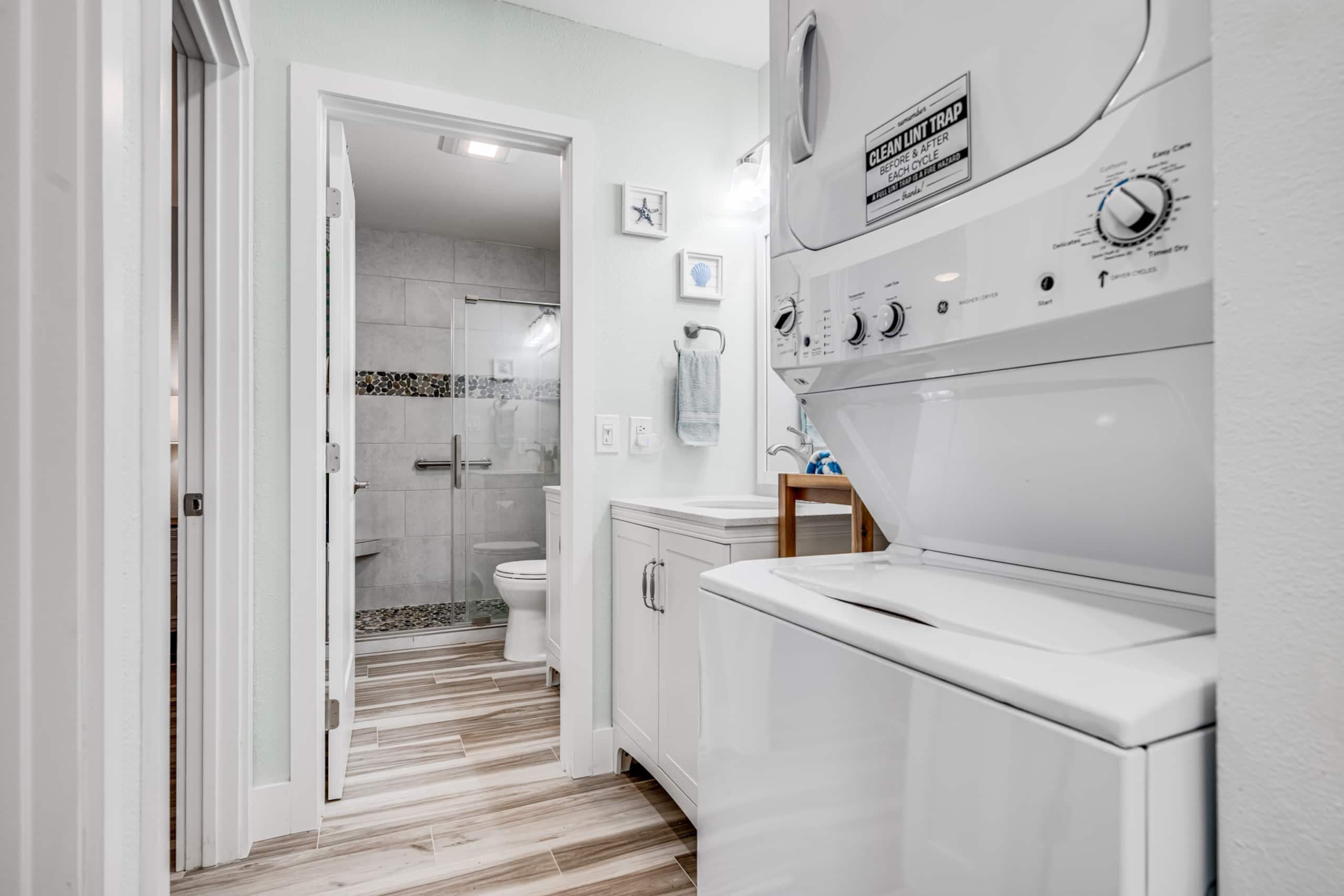Modern Oceanview! AC, Beach, Pool, Hot Tub! - Image 26