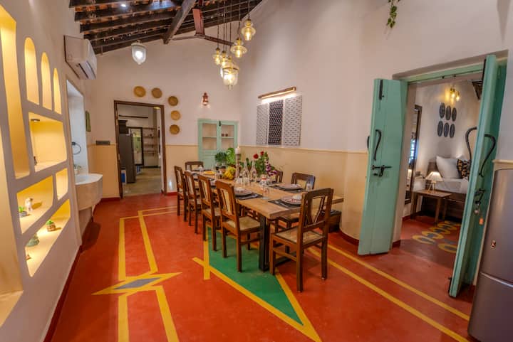 Dining area image 4