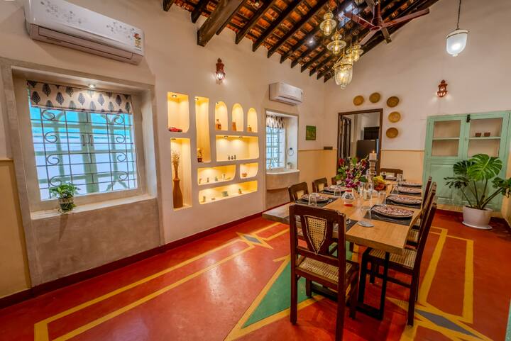 Dining area image 3