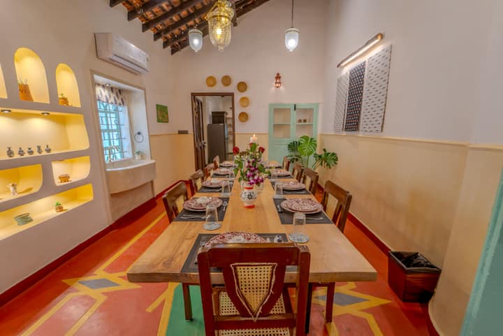 Dining area image 1