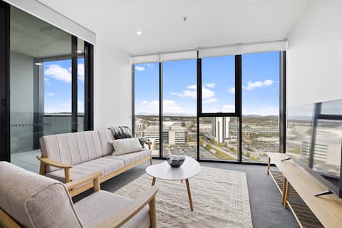 Town Centre Modern 2BR | Mountain View | Parking