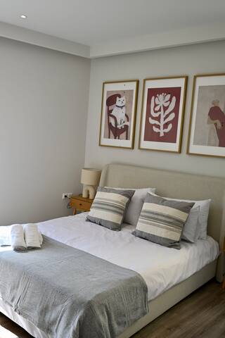 Plaka Two-Bedroom Flat with Acropolis View Terrace gallery image 3