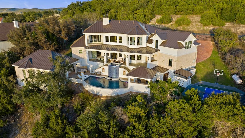 Luxury Mansion in the Hills