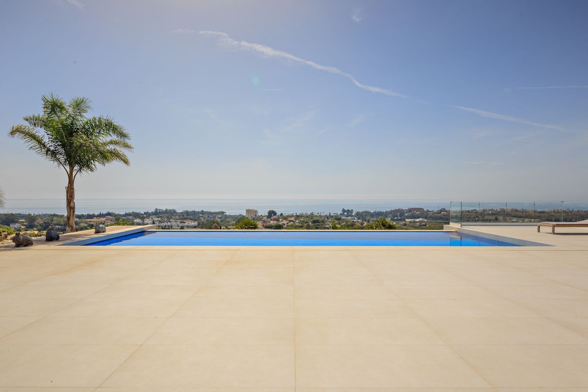 Villa Levante — view 3