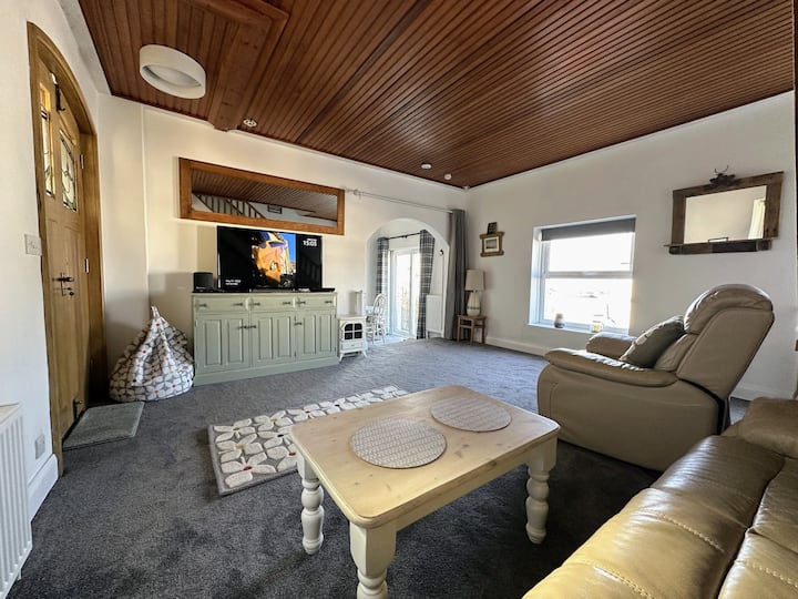 Poppies - Lakenham Cottages - Sea Views - Appledore
