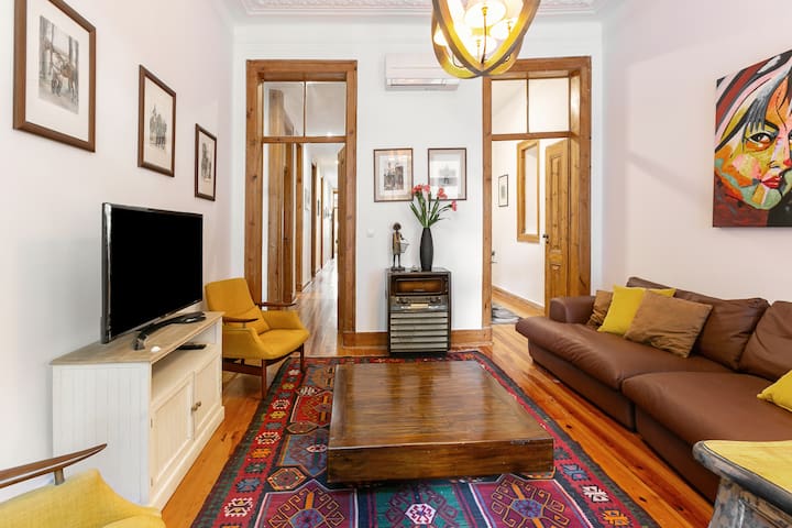 Amazing 3 Bedroom and 3 Bathroom Apt with Pateo