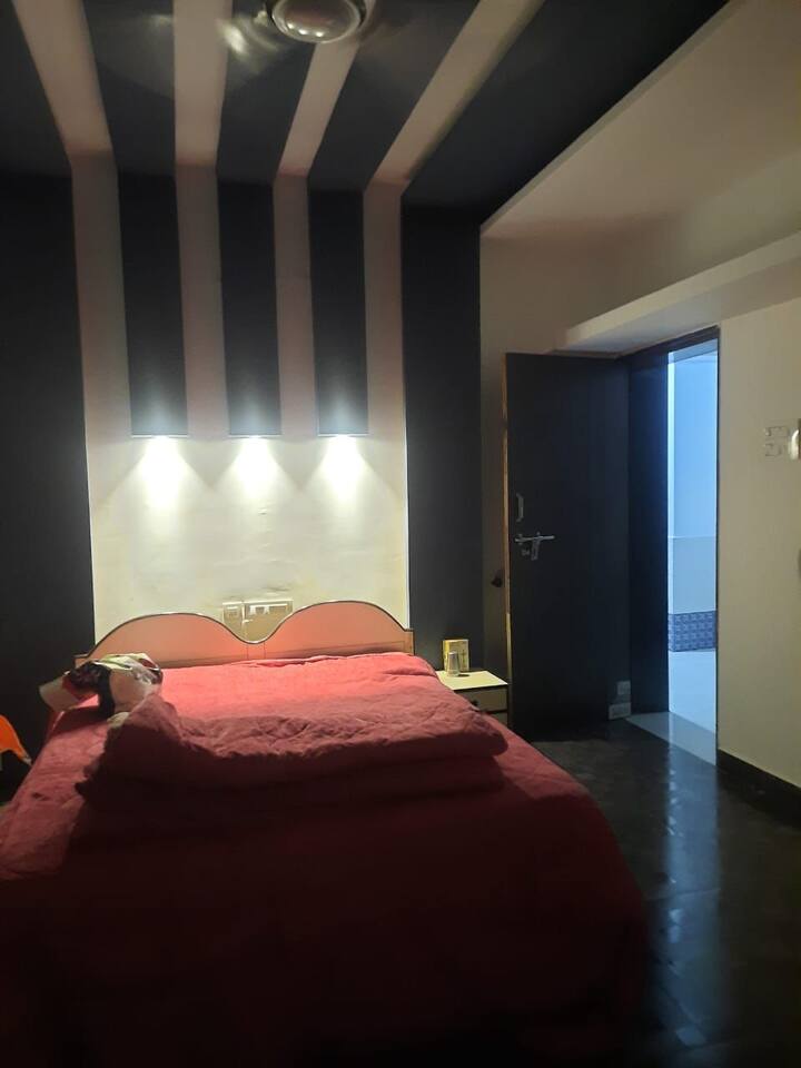 Bedroom 1 image 2