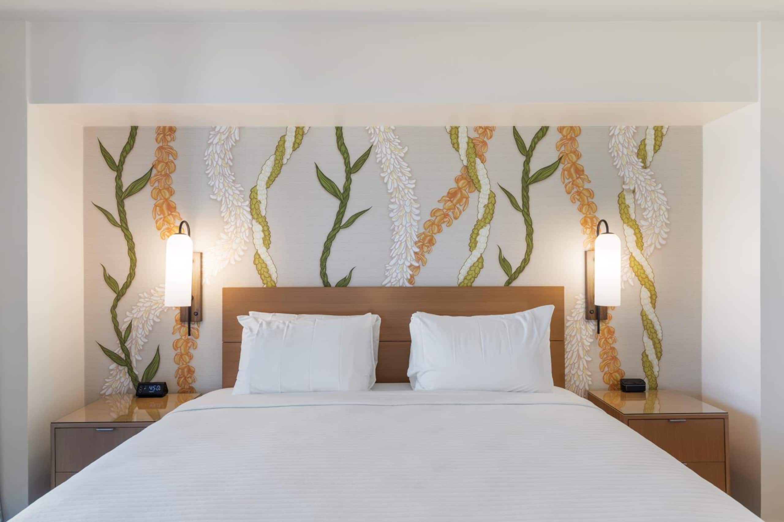 Condo in Honolulu · ★4.93 · 1 bedroom · 2 beds · 1 private bath - Image 11