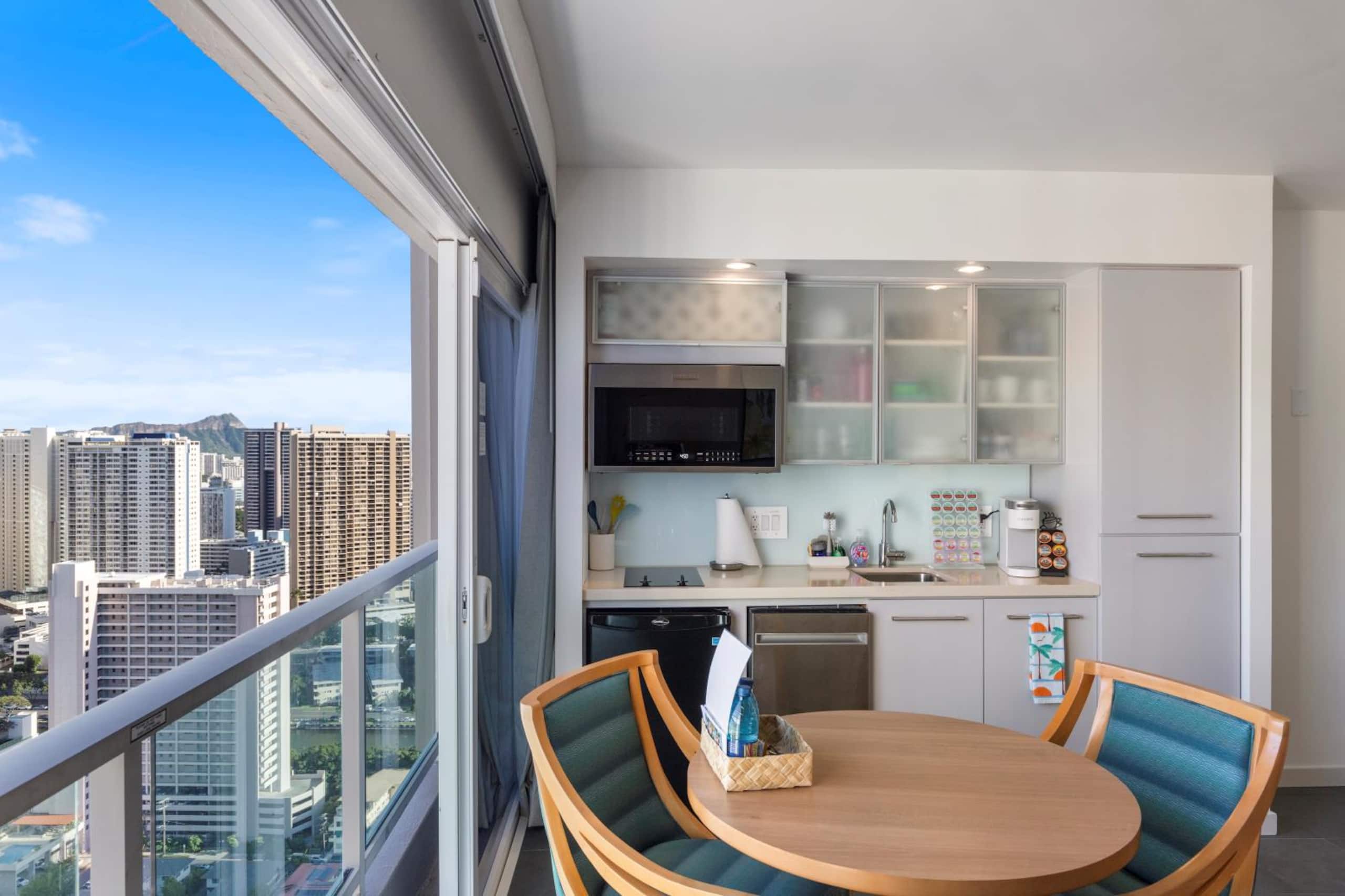 Condo in Honolulu · ★4.93 · 1 bedroom · 2 beds · 1 private bath - Image 26