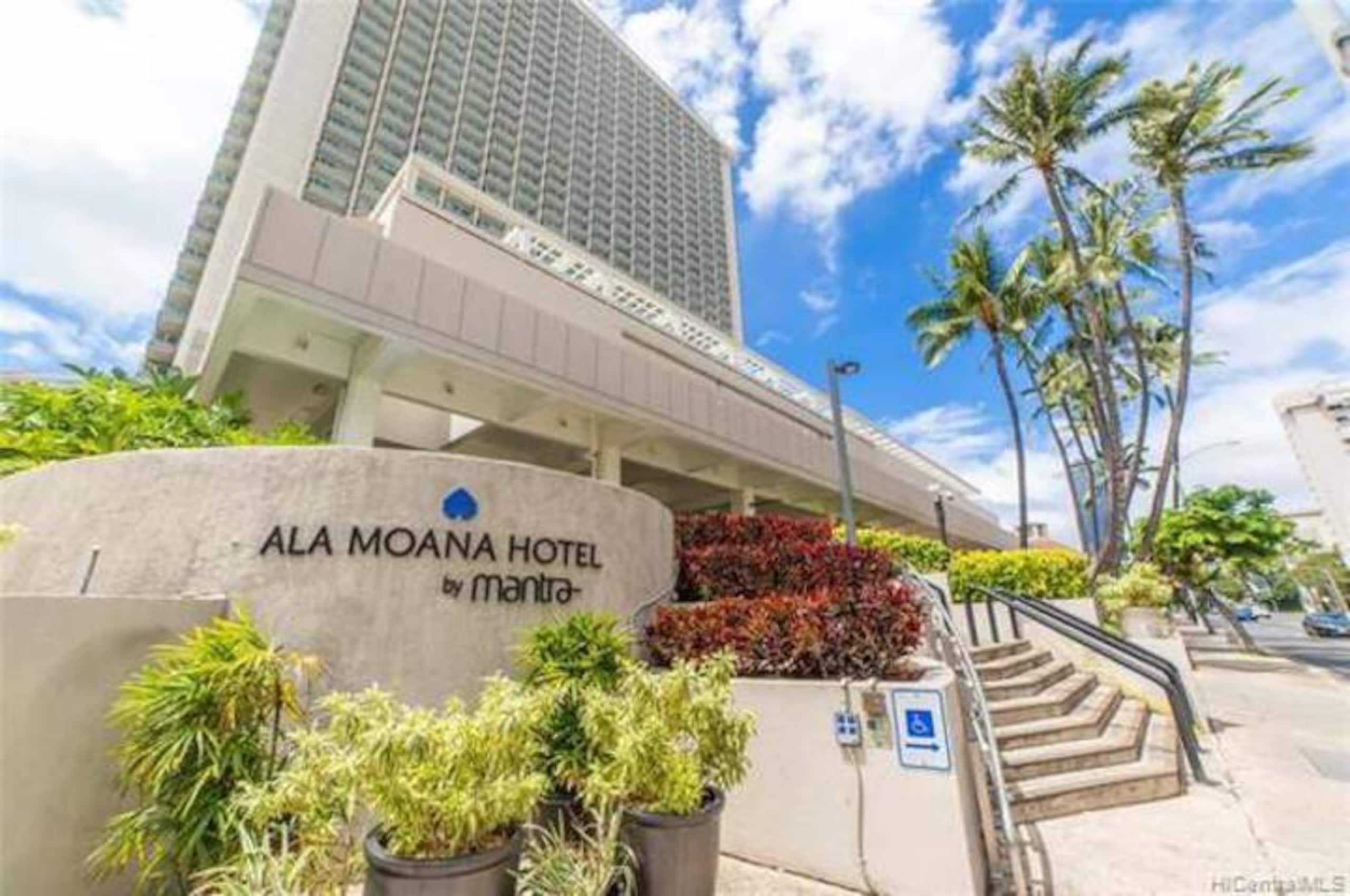 Condo in Honolulu · ★4.93 · 1 bedroom · 2 beds · 1 private bath - Image 34