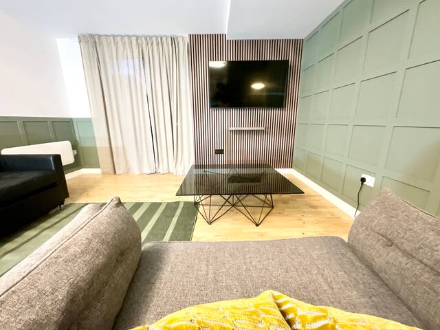 Private Garden 2 Bed near City Centre