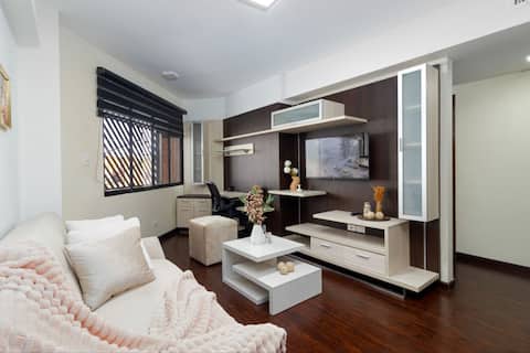 Modern apartment | Beautiful Premium View | Fast WiFi | A/C