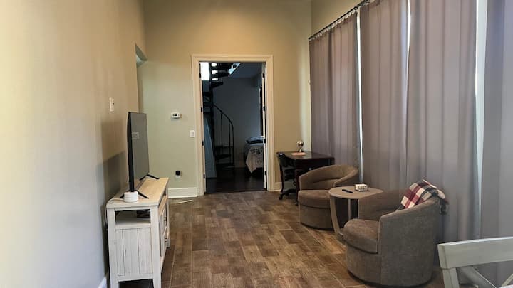 Amazing Apartment With Loft! - Round Rock