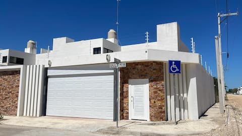 Top performing Airbnb: Casa Montejo comfortable spacious in Real Montejo
