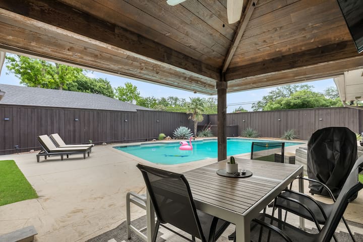 NEW! Lovers Ln Luxe | Heated Pool & Patio FUN! gallery image 3