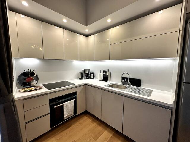 Sunlit Serenity Designer’s Dream gallery image 5