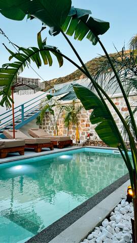 City Compass Sunset Villa