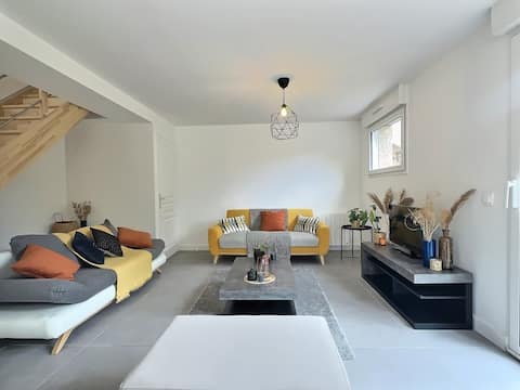Large renovated house 15 min. Lyon/35 min. Eurexpo