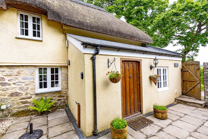 2 Bedroom Thatched Cottage In Yealmpton - Noss Mayo