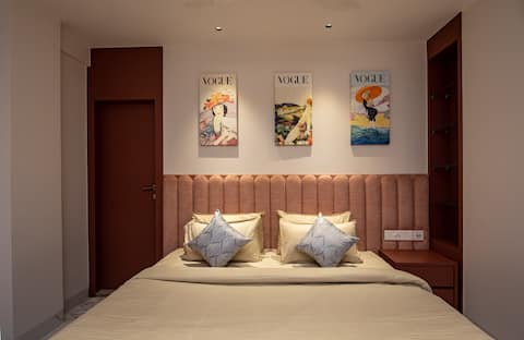 Auraa Premium Suitess:The Grand 3BR unit, Gariahat