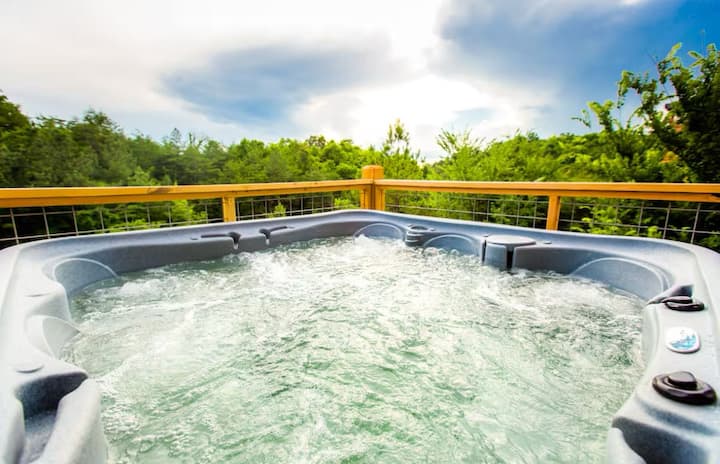 Htdpool, Arcades, Jacuzzi, Closetoaction, Kingbeds - Sevierville, TN