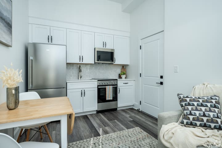 Listing in Forest City