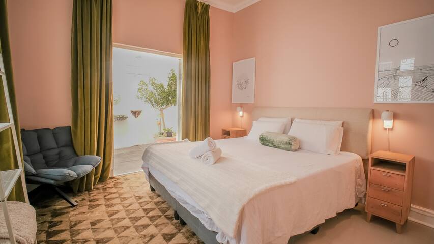 Cozy Sea Point house gallery image 2