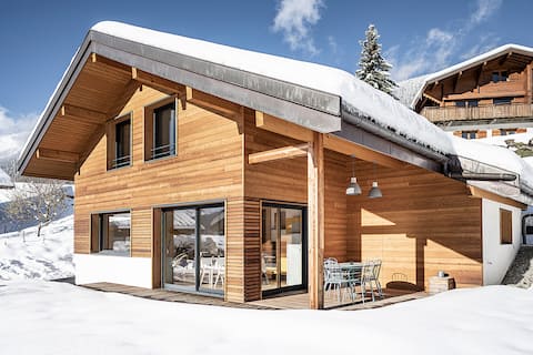 Popular Airbnb listing: Le Nefeli – independent chalet in the Aravis in Haute Savoie
