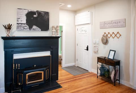 Top Airbnb: Restored 1893 Rock Ranch Home~Buffalo Gap~Abilene in Taylor County