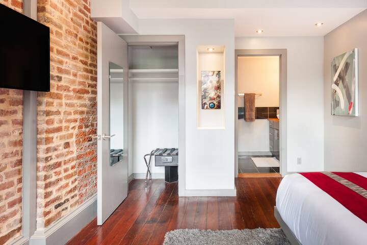 Double Condos w Private Hot Tub gallery image 5