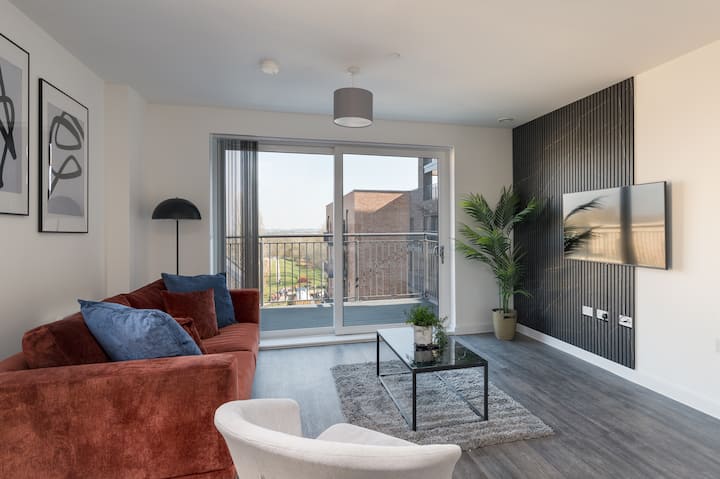 Lovely Home Near Canal, Park, & Central Mk - Milton Keynes