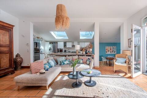 Top performing Airbnb: Family villa with swimming pool 50 m from the beach in Andernos Les Bains