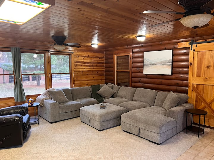 Hollow Haven Getaway - Newark, OH