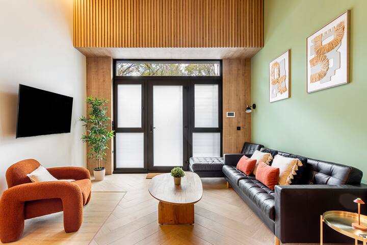 Cosy 3 bedroom city apartment near the beach gallery image 2