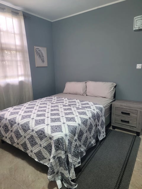 Spacious 3 Bedroom - Near River