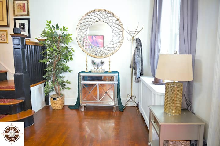 4-bedroom Garden Oasis – Tranquil Philly Retreat - Philadelphia, PA
