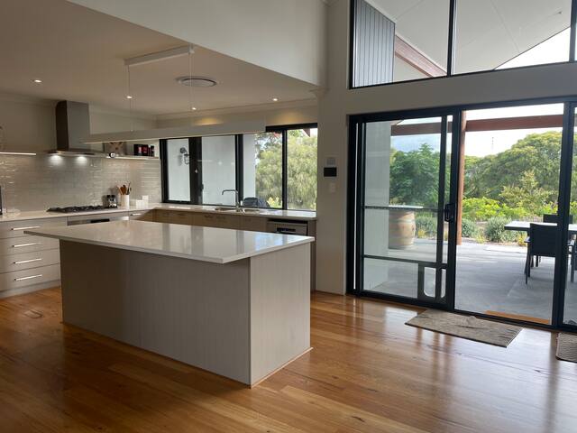 Wildrose, a retreat in Yallingup. gallery image 4