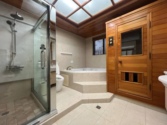 3 Ensuites luxury resort central Taipei near MRT gallery image 2