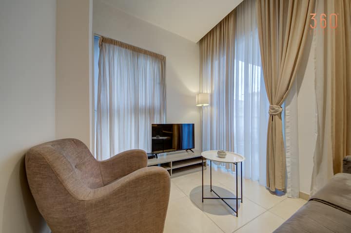 Stylish 2br Apt With Balcony, Wifi & Ac In Sliema - Malta