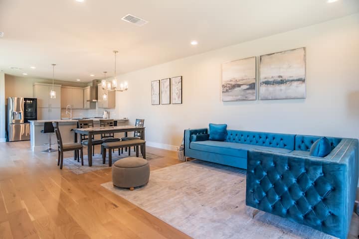 Luxury Home In North Austin - Cedar Park, TX