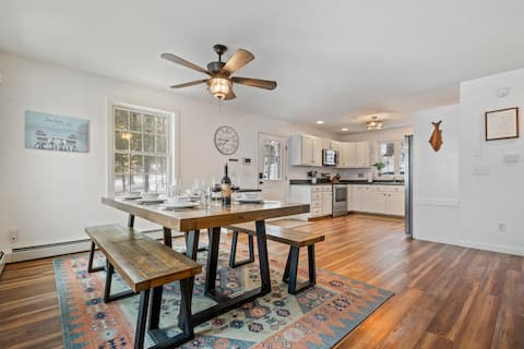 Lakefront, Dock, Kayaks, & SUPs-Windham Wind Down