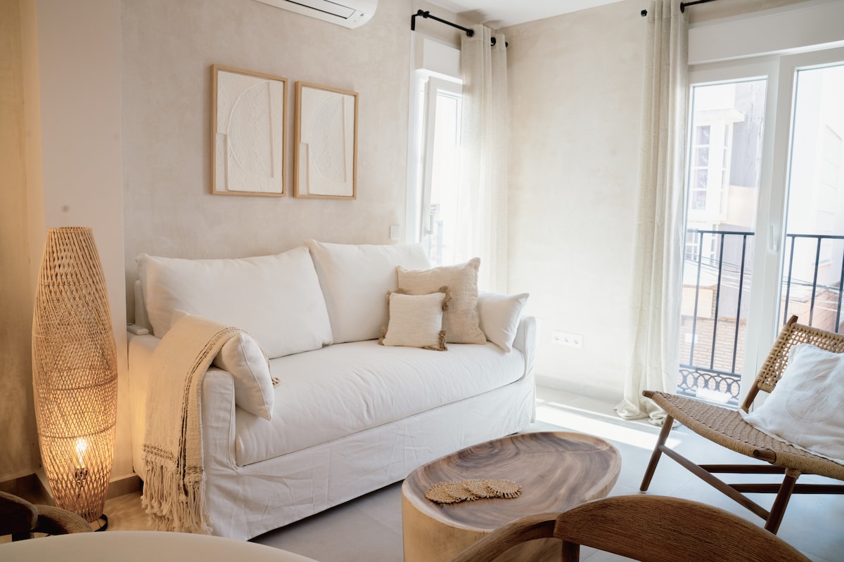 Top Airbnb: Beach house + Ibiza vibe + Roof terrace + Sea view in Pedregalejo