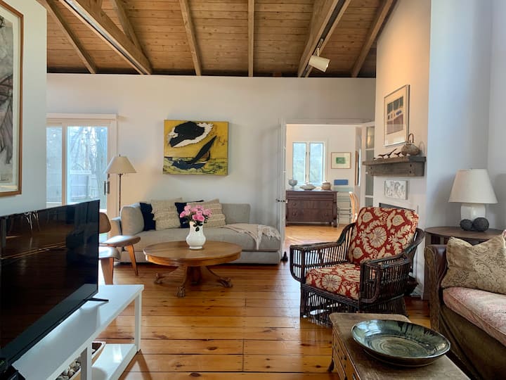 Walk to Ocean Beach! 1.4mi to EH/AmagansettVillage