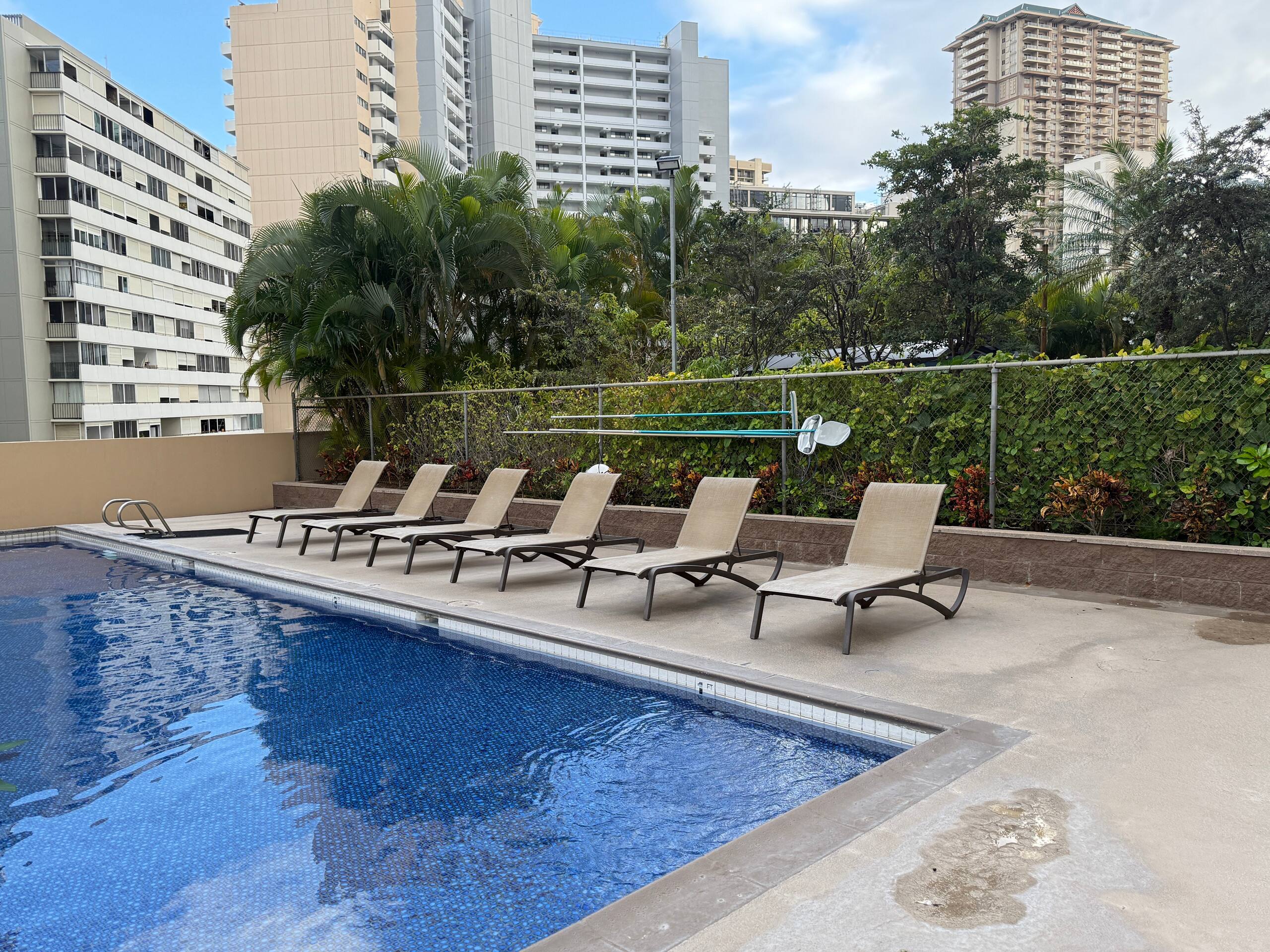 Waikiki Condo | Ocean View | Pool + Free Parking - Image 19