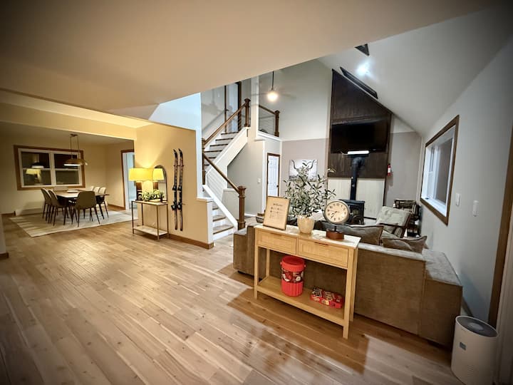 Ski/mtb/arcade/pool Table Near Killington/pico/sug - New England