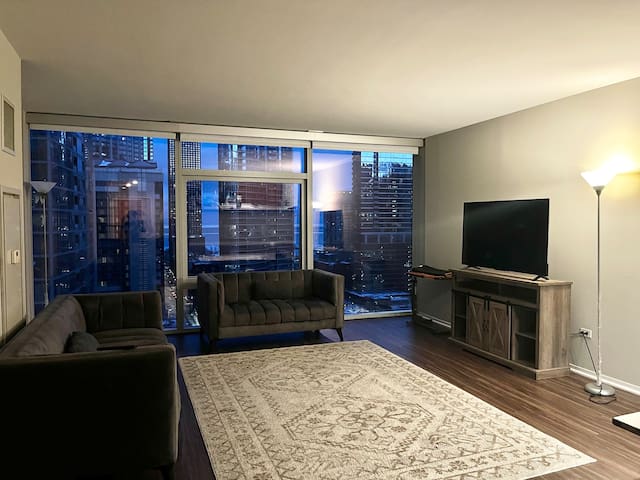 Luxury Corner 2bd 2ba Apartment