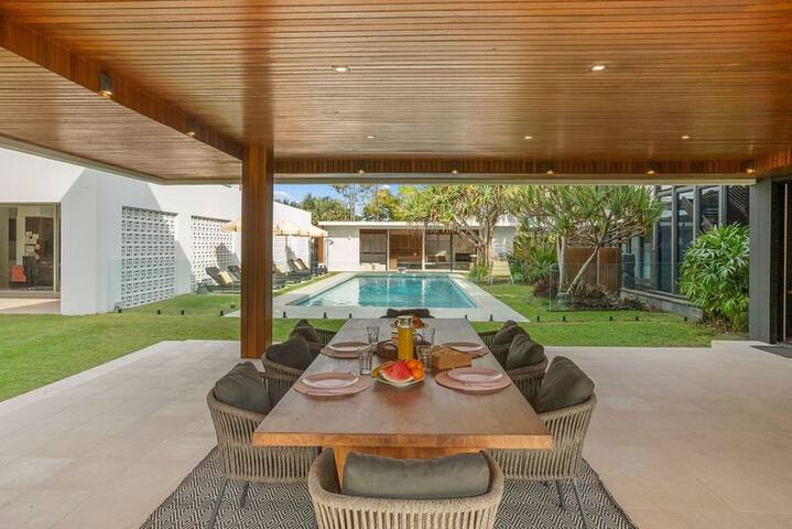 SeaClusion Beachfront House & SPA Wellness Retreat gallery image 5